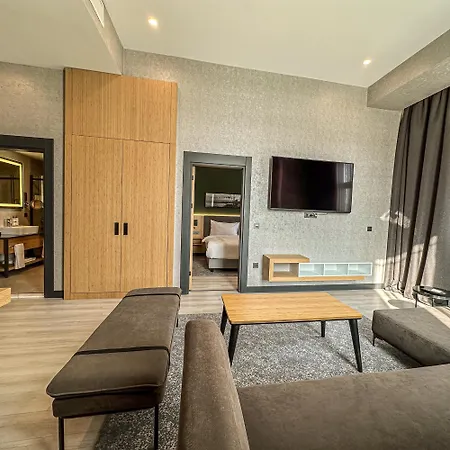 Park By Radisson Center 4* Γιάλοβα